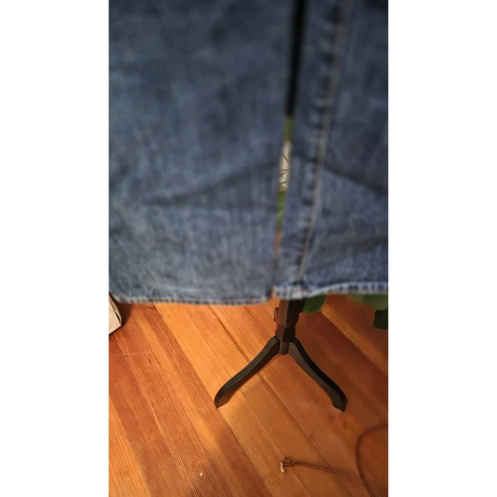 Levi’s Men’s Blue Medium Wash Denim Straight Leg Button Fly 5-Pocket Jeans